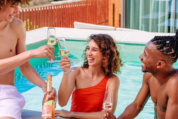Casal Garcia Fruitzy torna os sunsets mais refrescantes