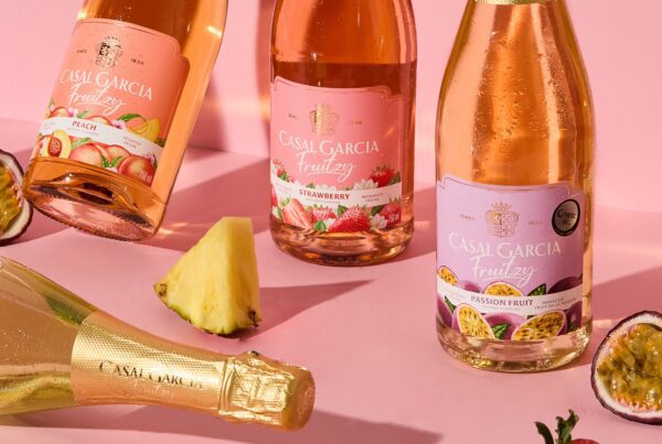 Frutas de primavera com Casal Garcia Fruitzy